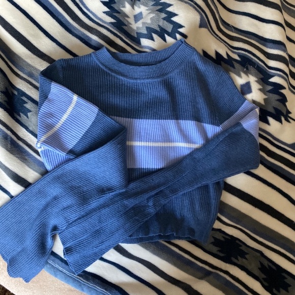 Striped Pattern Colorblock Crop Sweater - Picture 1 of 1